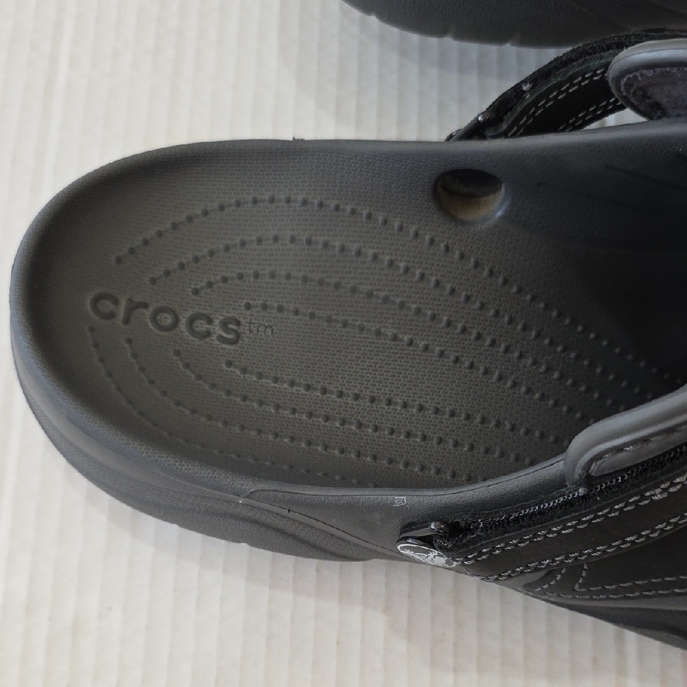 CROCS Swiftwater Leather Mens Black and Gray Sandals Size 13 - Picture 4 of 10